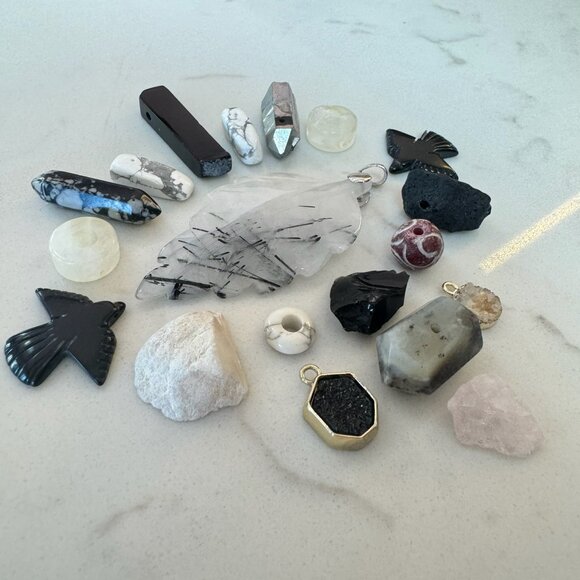 Natural Stone and Crystal Pendant Lot - Picture 4 of 16